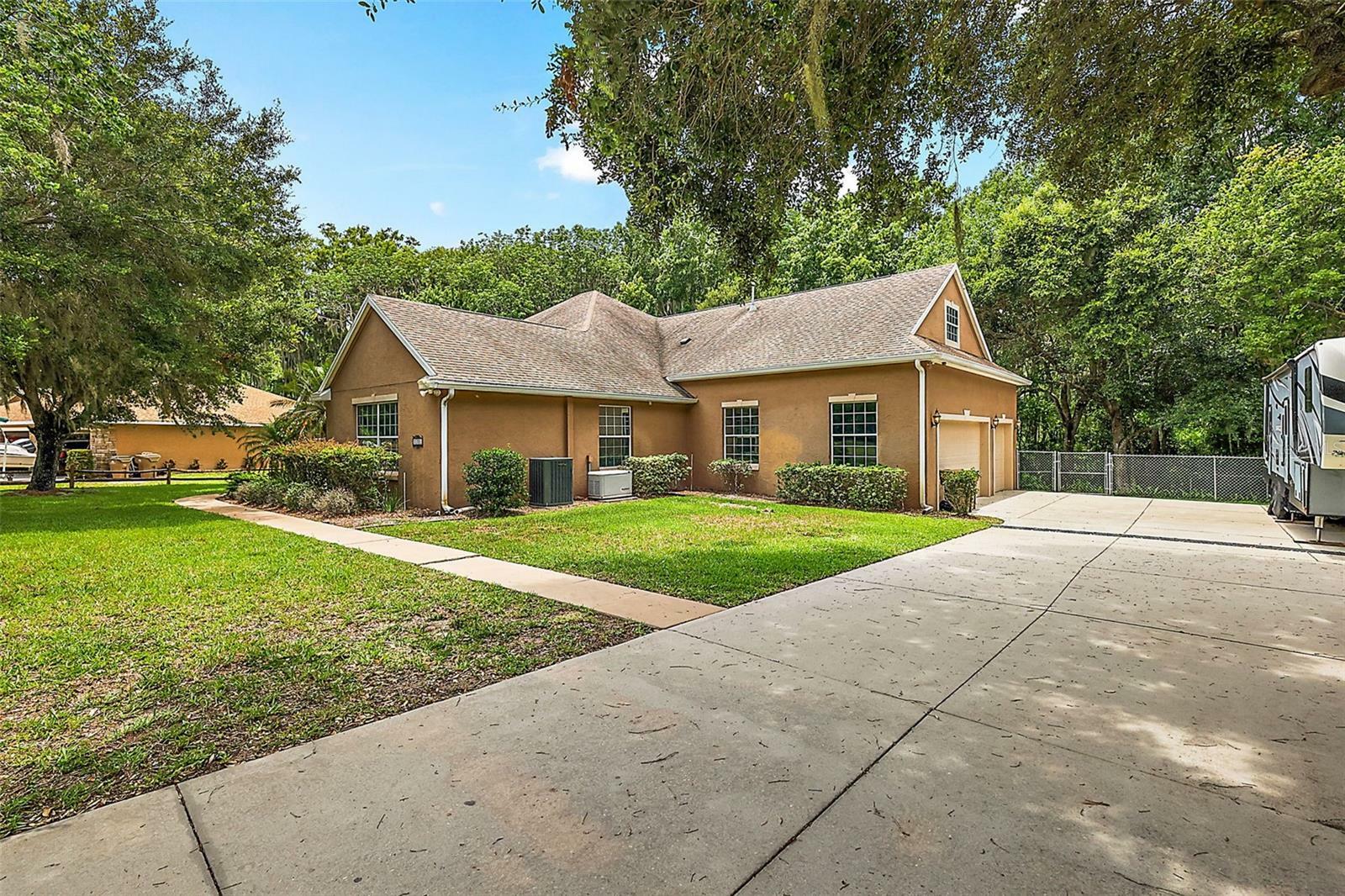 Property Photo:  30321 Redtree Drive  FL 34748 