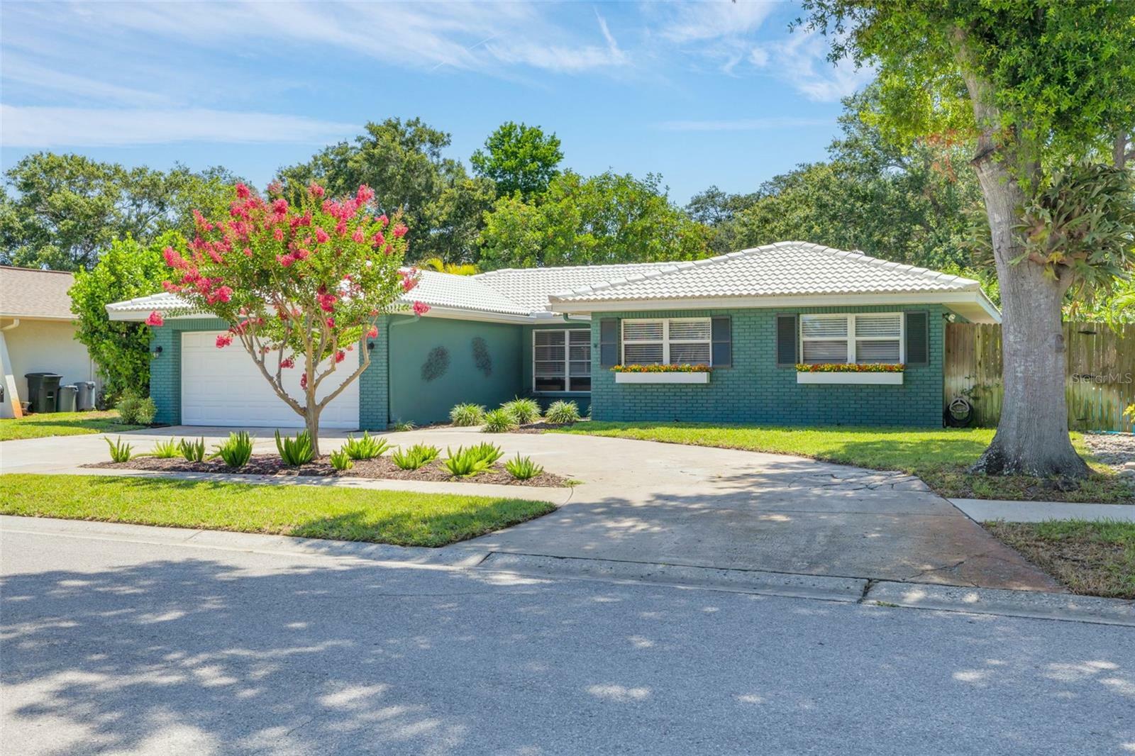 Property Photo:  8693 Pinetree Drive E  FL 33772 