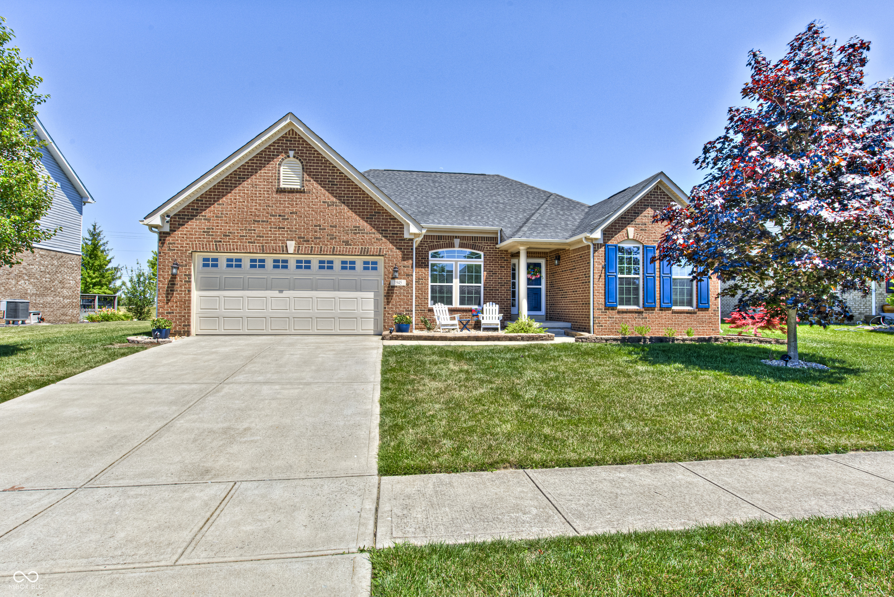 Property Photo:  1945 Saratoga Drive  IN 46143 