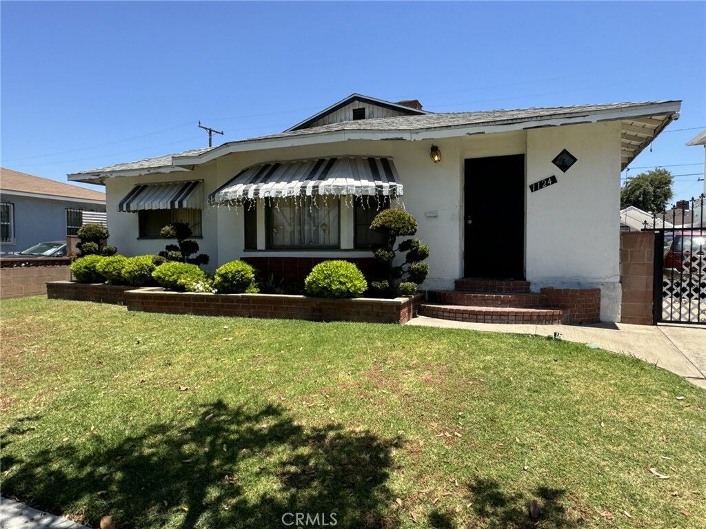 Property Photo:  1124 S Spruce Street  CA 90640 