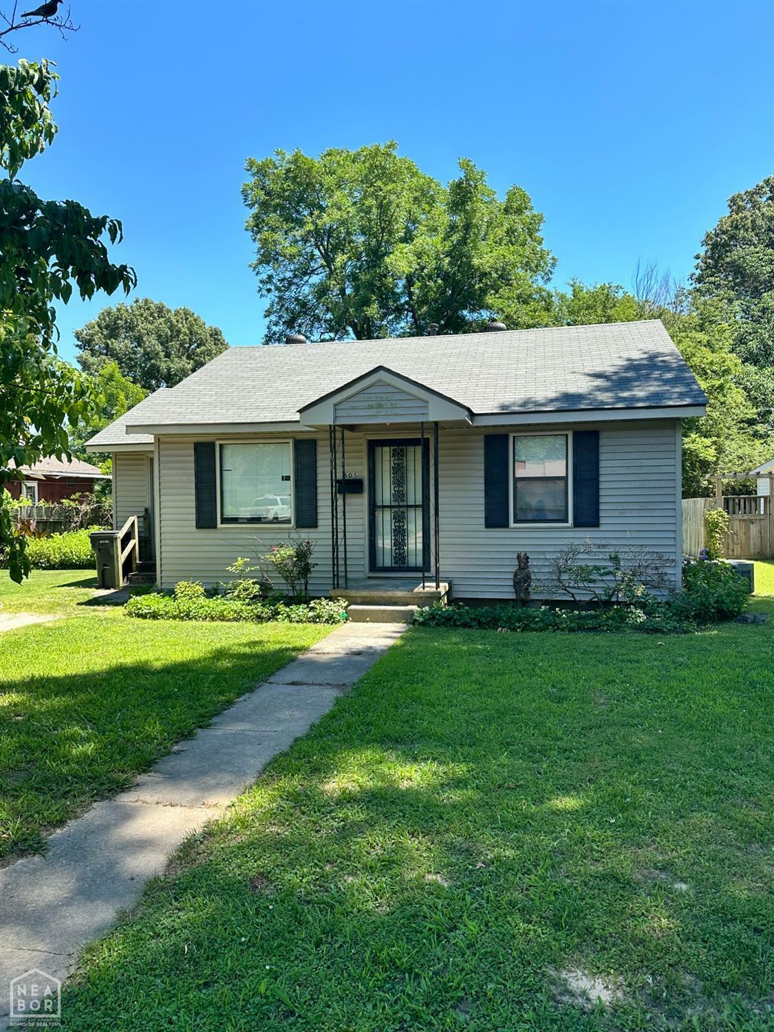 Property Photo:  805 SW 5th Street  AR 72476 