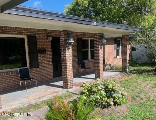 Property Photo:  707 N 18th Street  FL 32177 