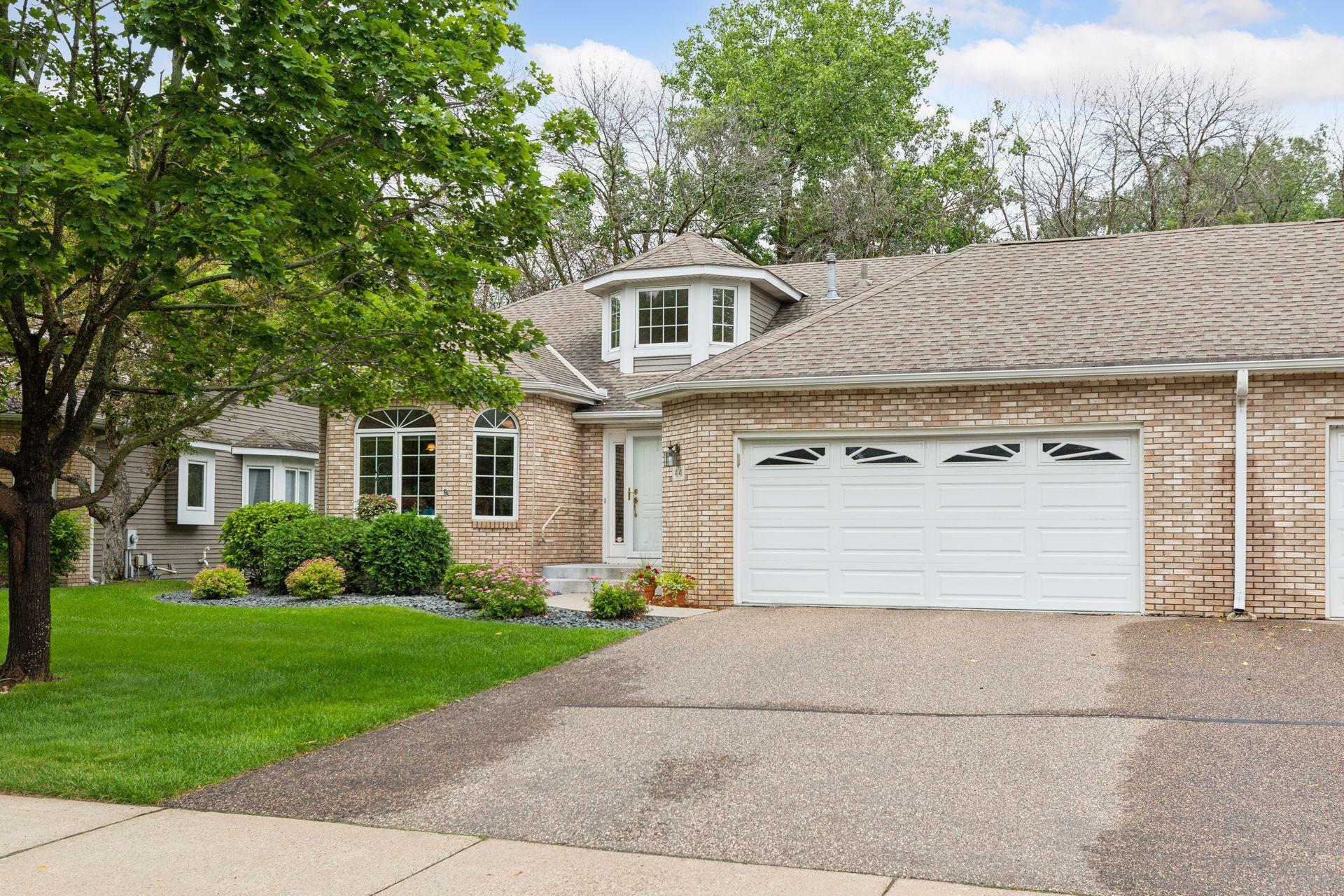 4141 Thornhill Lane  Vadnais Heights MN 55127 photo