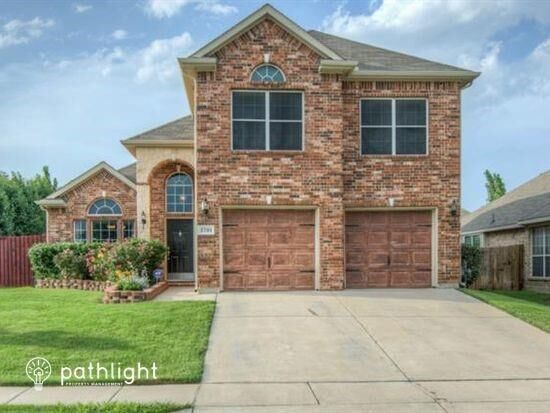 Property Photo: 3701 Suzie Rich Avenue TX 76244