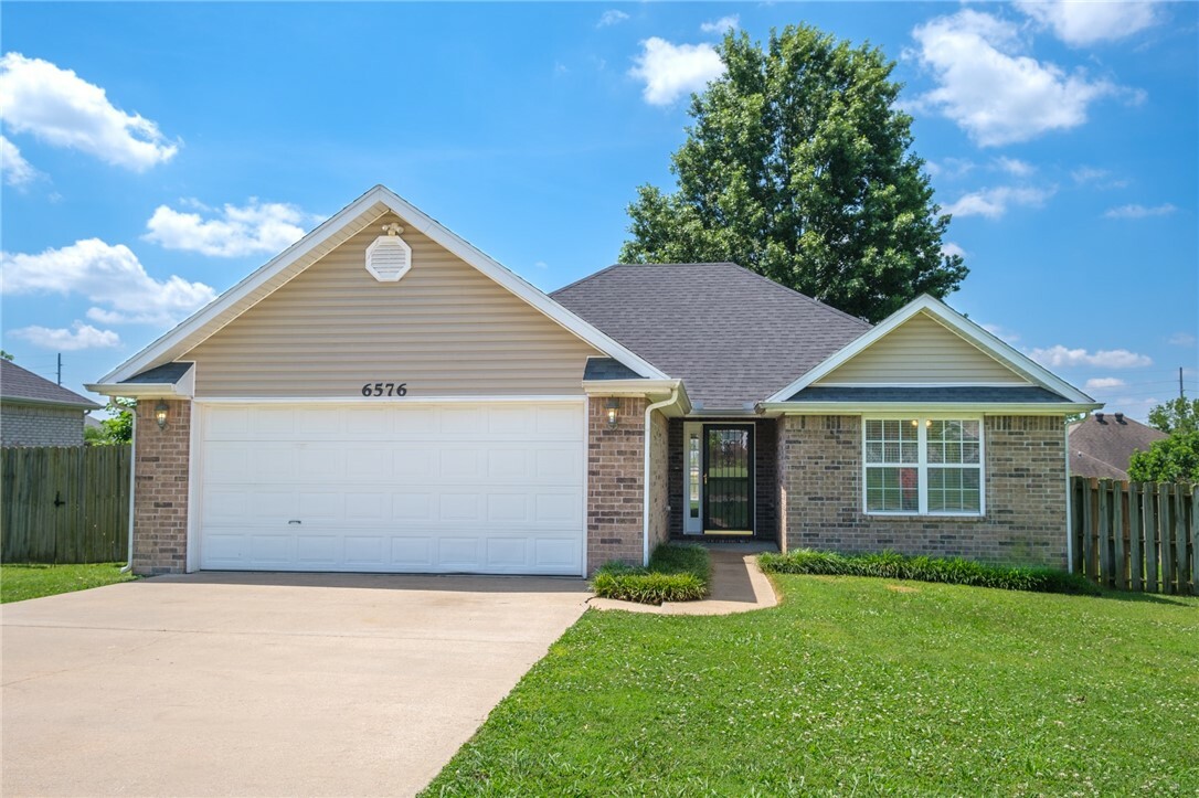 Property Photo:  6576 Cutter Court  AR 72762 