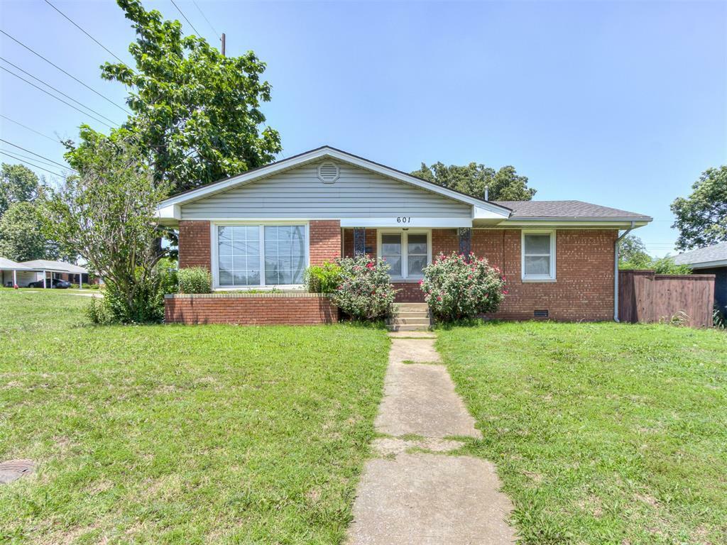 Property Photo: 601 Jones Place OK 73110