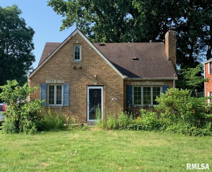 1002 E Seneca Place  Peoria IL 61603 photo