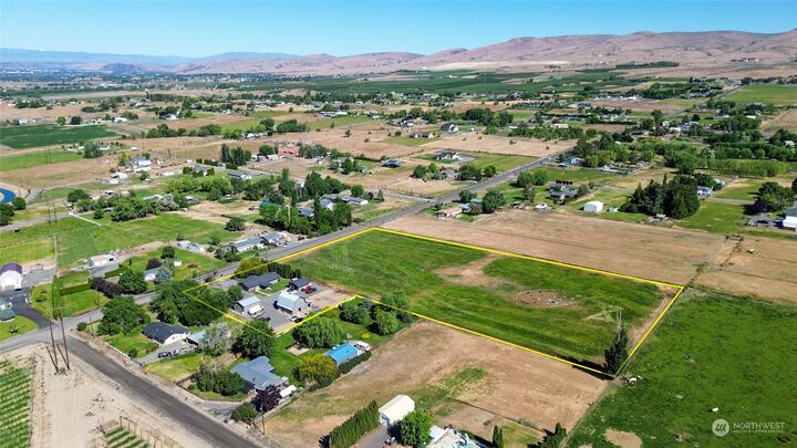 Property Photo:  2541 St. Hilaire Road  WA 98936 