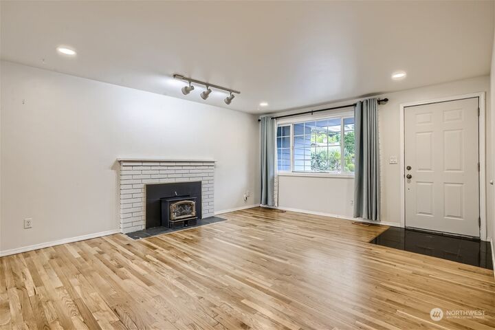 Property Photo: 14379 104th Avenue NE WA 98034