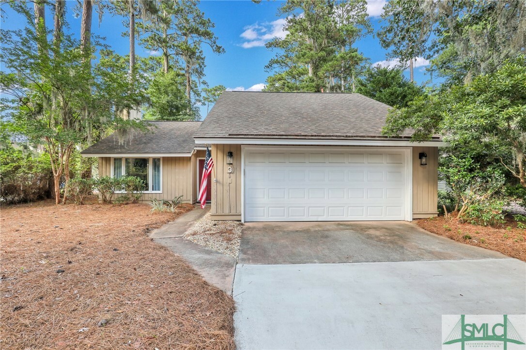 Property Photo:  3 Robert Reid Court  GA 31411 