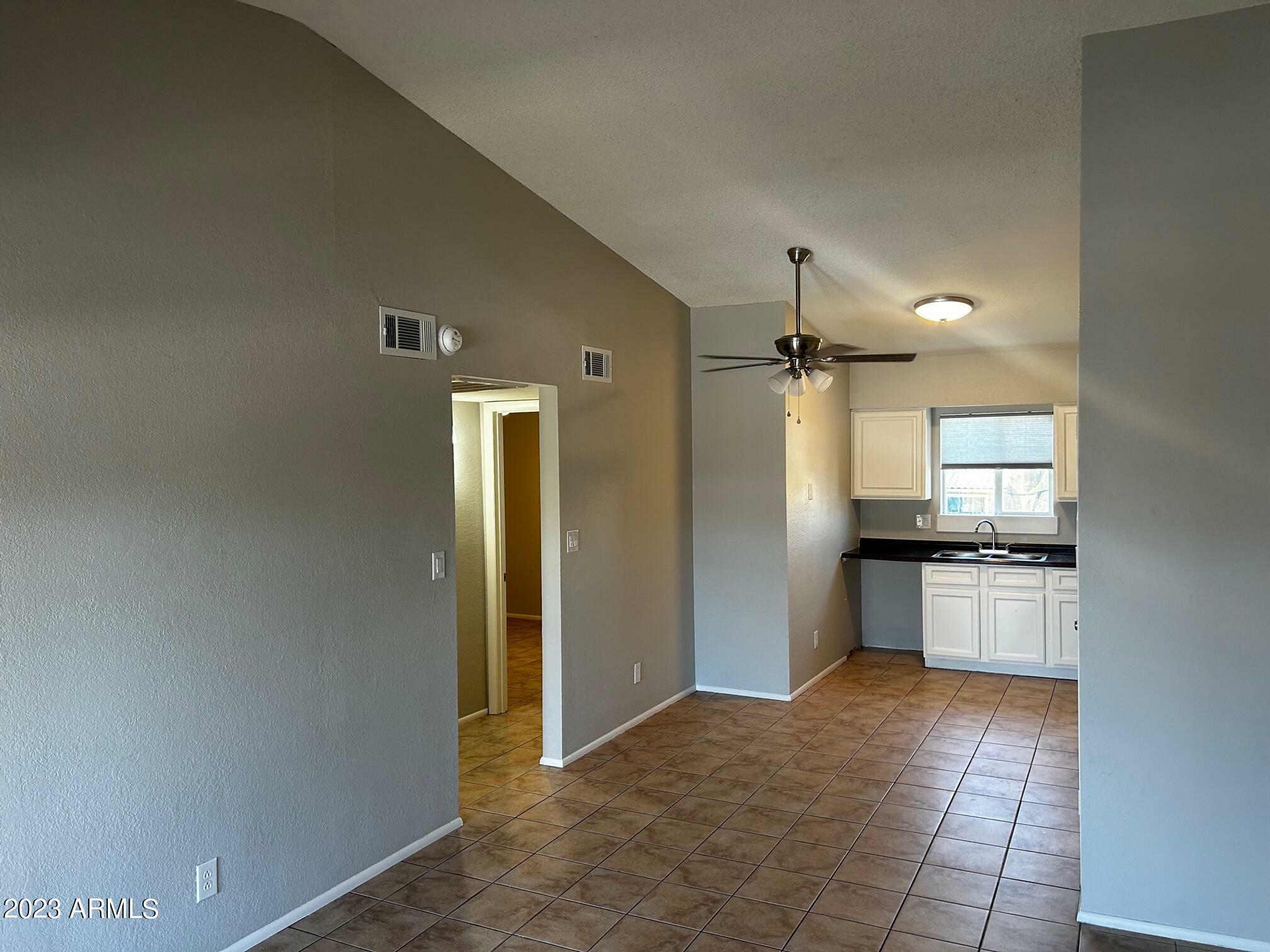 Property Photo:  305 E Vine Circle 201  AZ 85210 