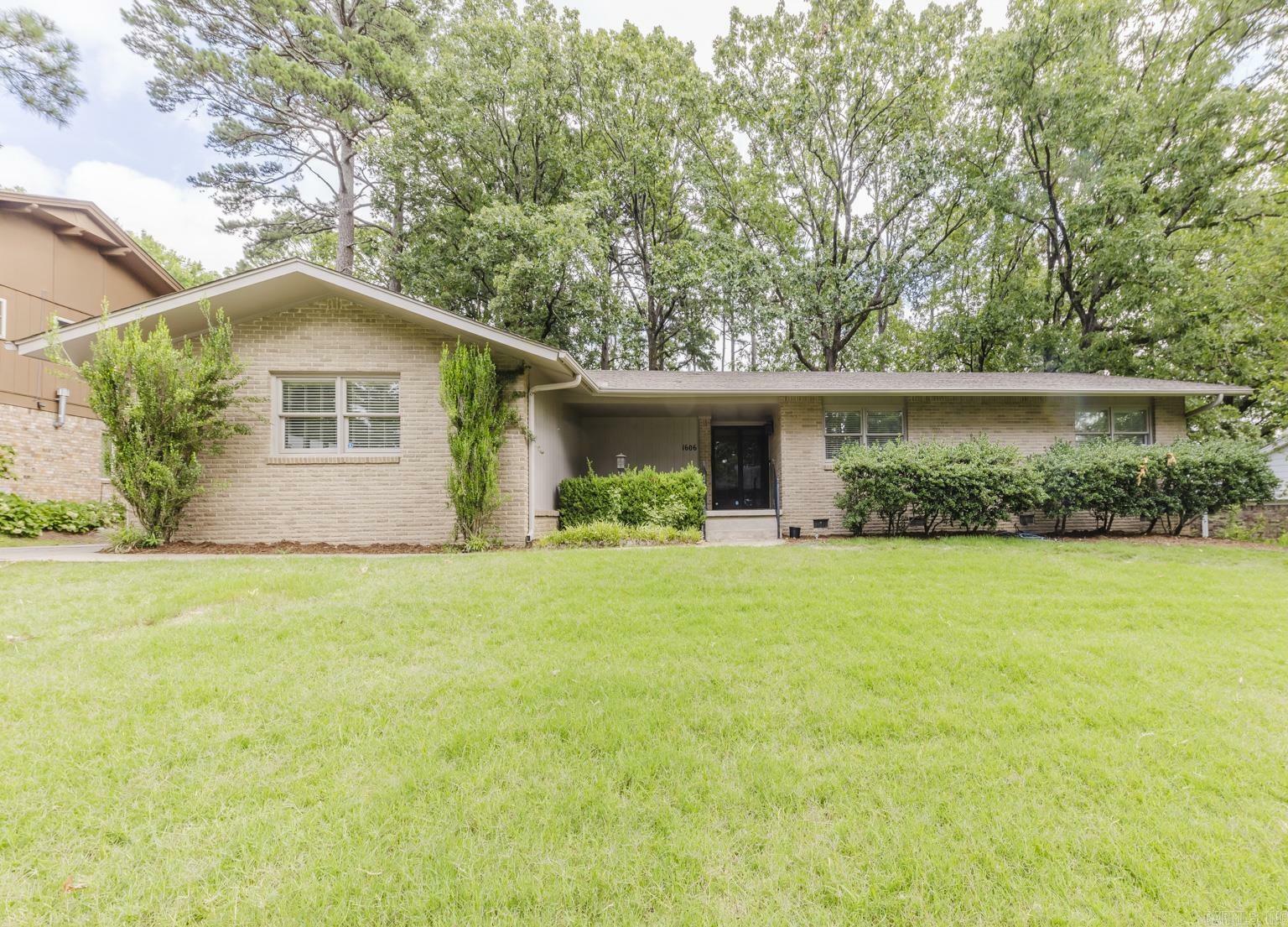 Property Photo:  1606 Mountain Drive  AR 72227 