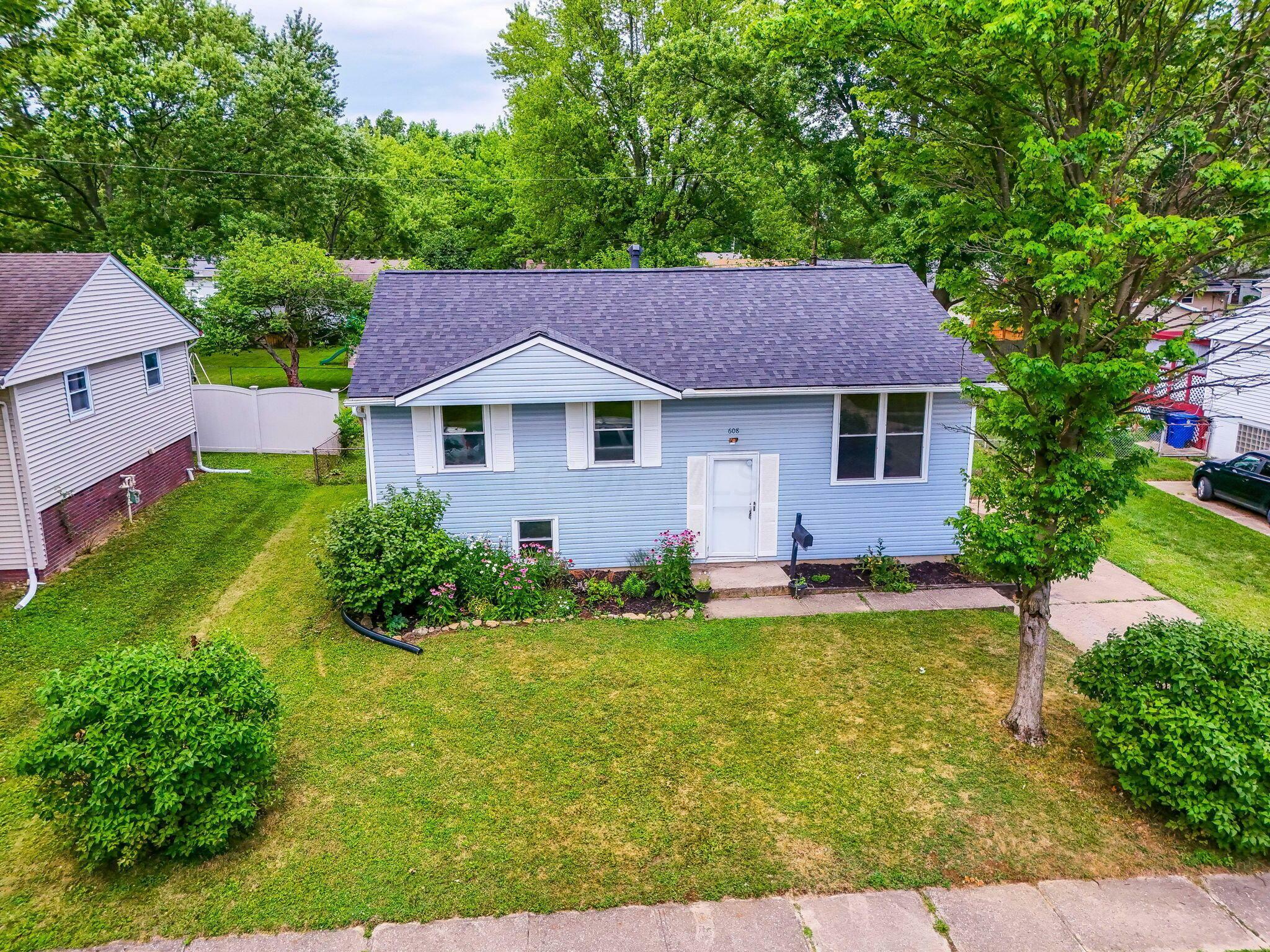 Property Photo: 608 Knights Avenue OH 43230