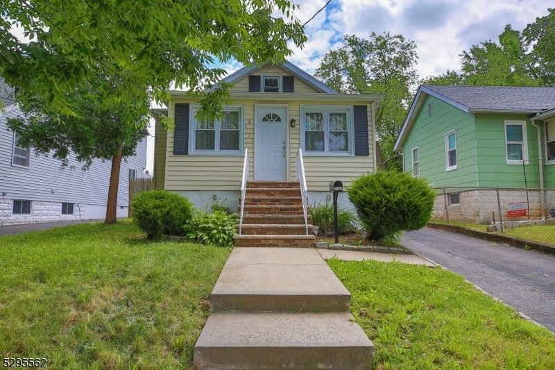 Property Photo:  2133 Price St  NJ 07065 