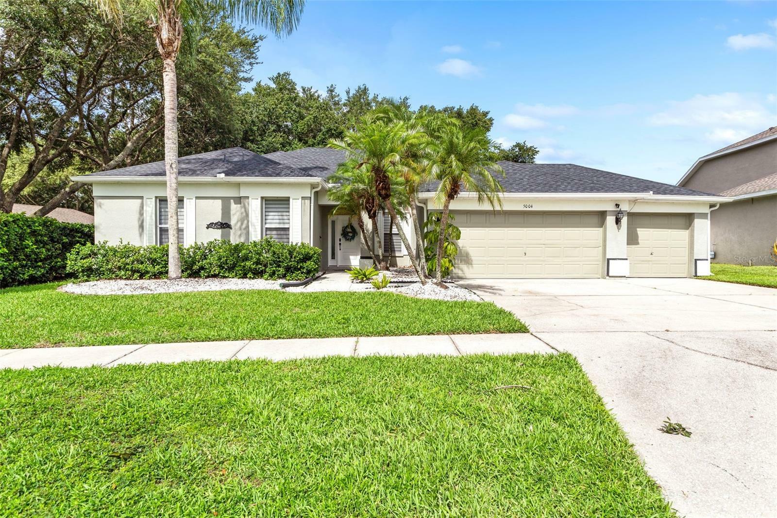 Property Photo:  5004 Whispering Leaf Trail  FL 33596 