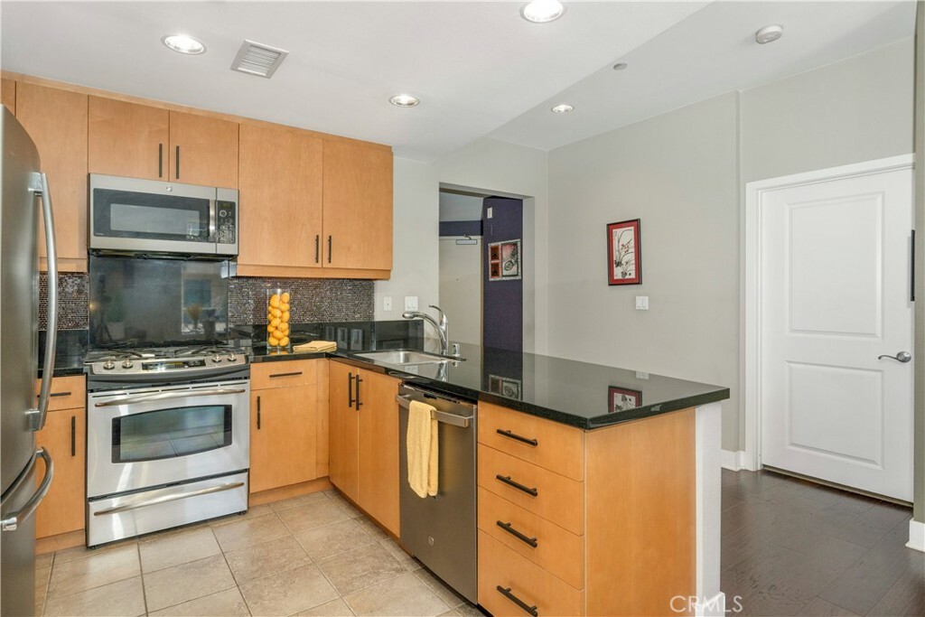 Property Photo:  150 The Promenade N 409  CA 90802 