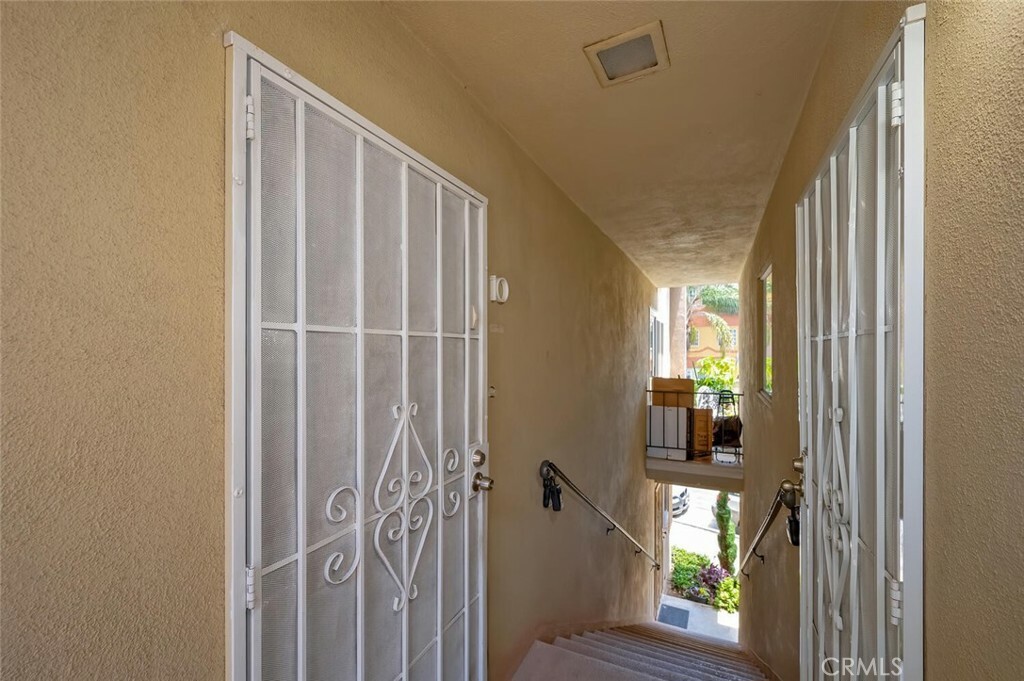 Property Photo:  21 Alamitos Avenue 10  CA 90802 