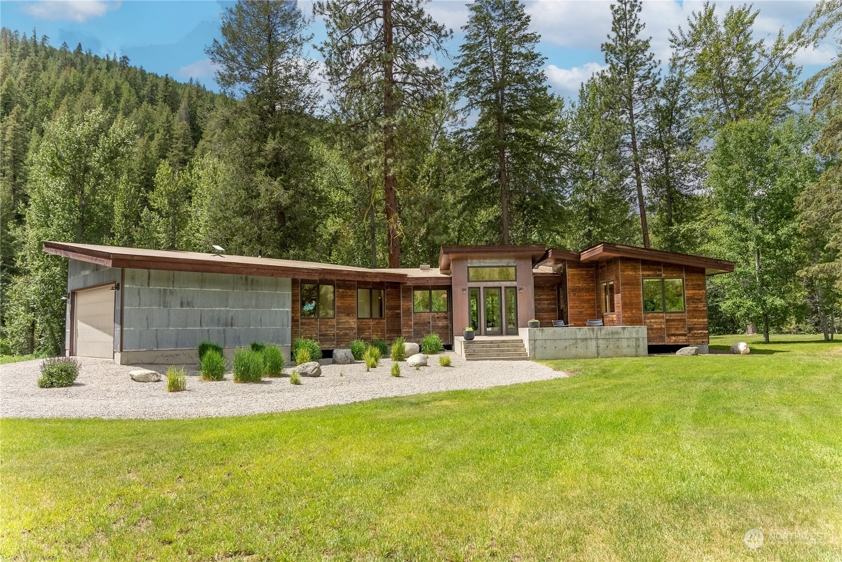 Property Photo: 15 Riversong Road WA 98856