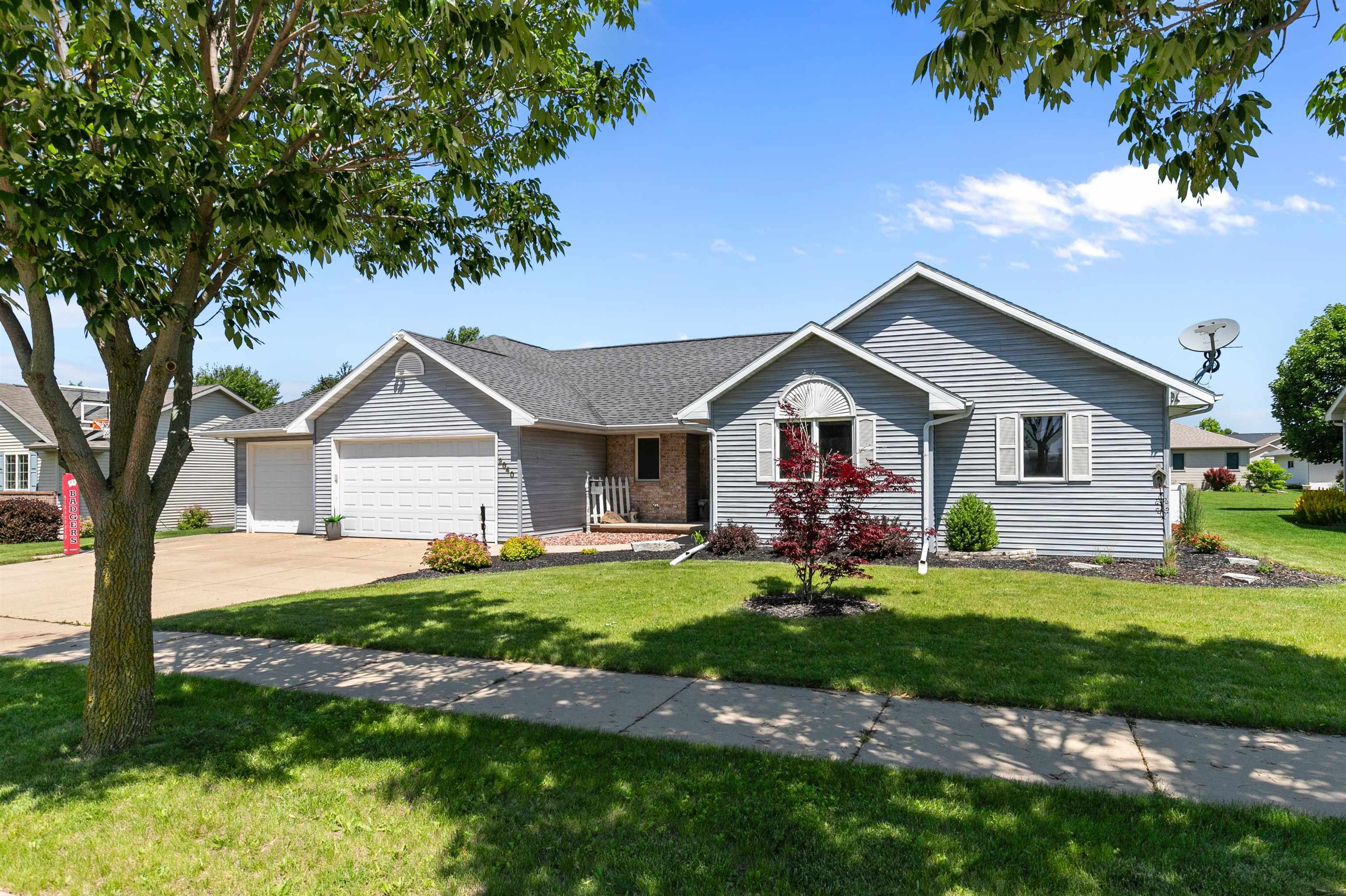 Property Photo:  2040 Mayflower Street  WI 54130 