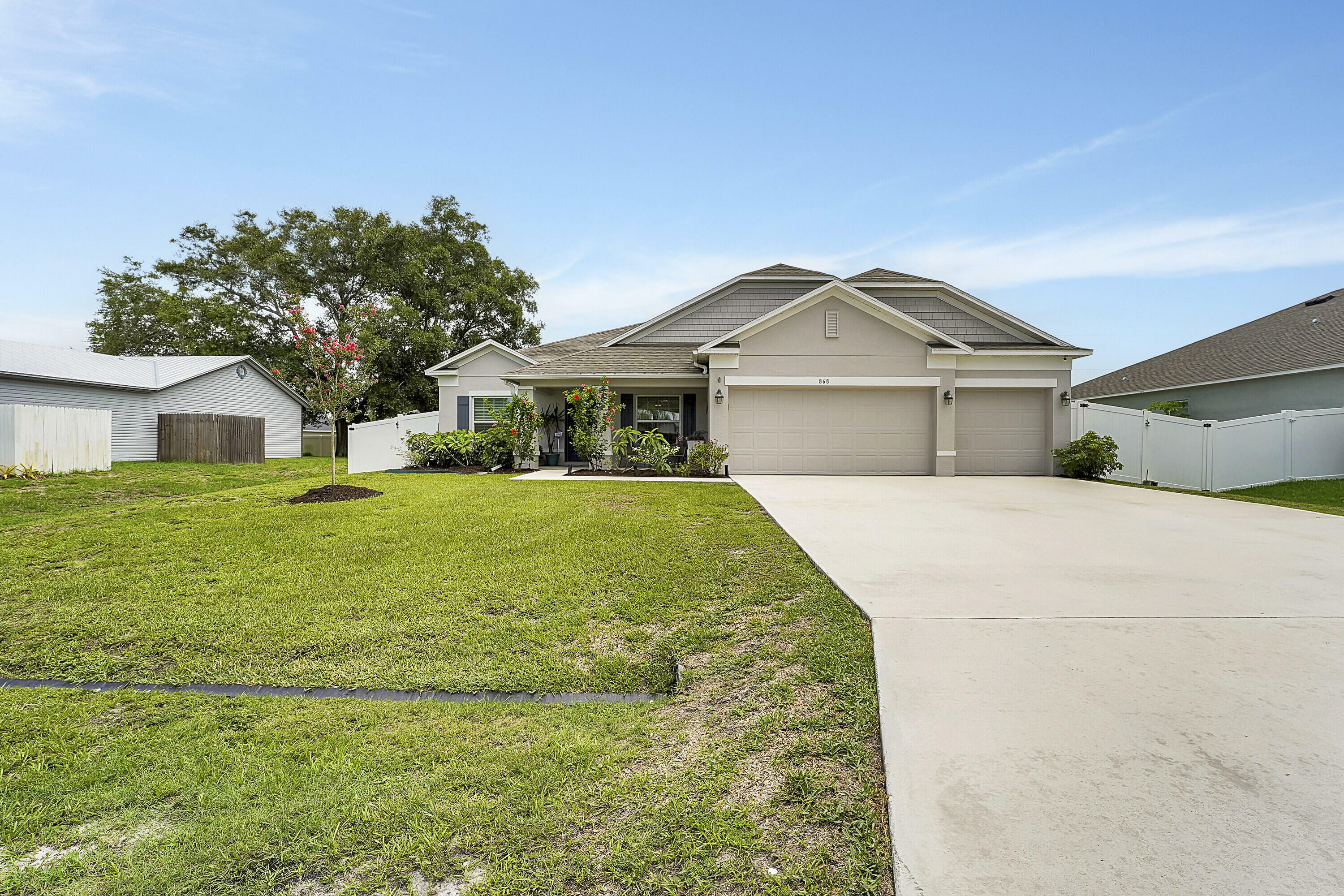 Property Photo:  868 SW Haas Avenue  FL 34953 