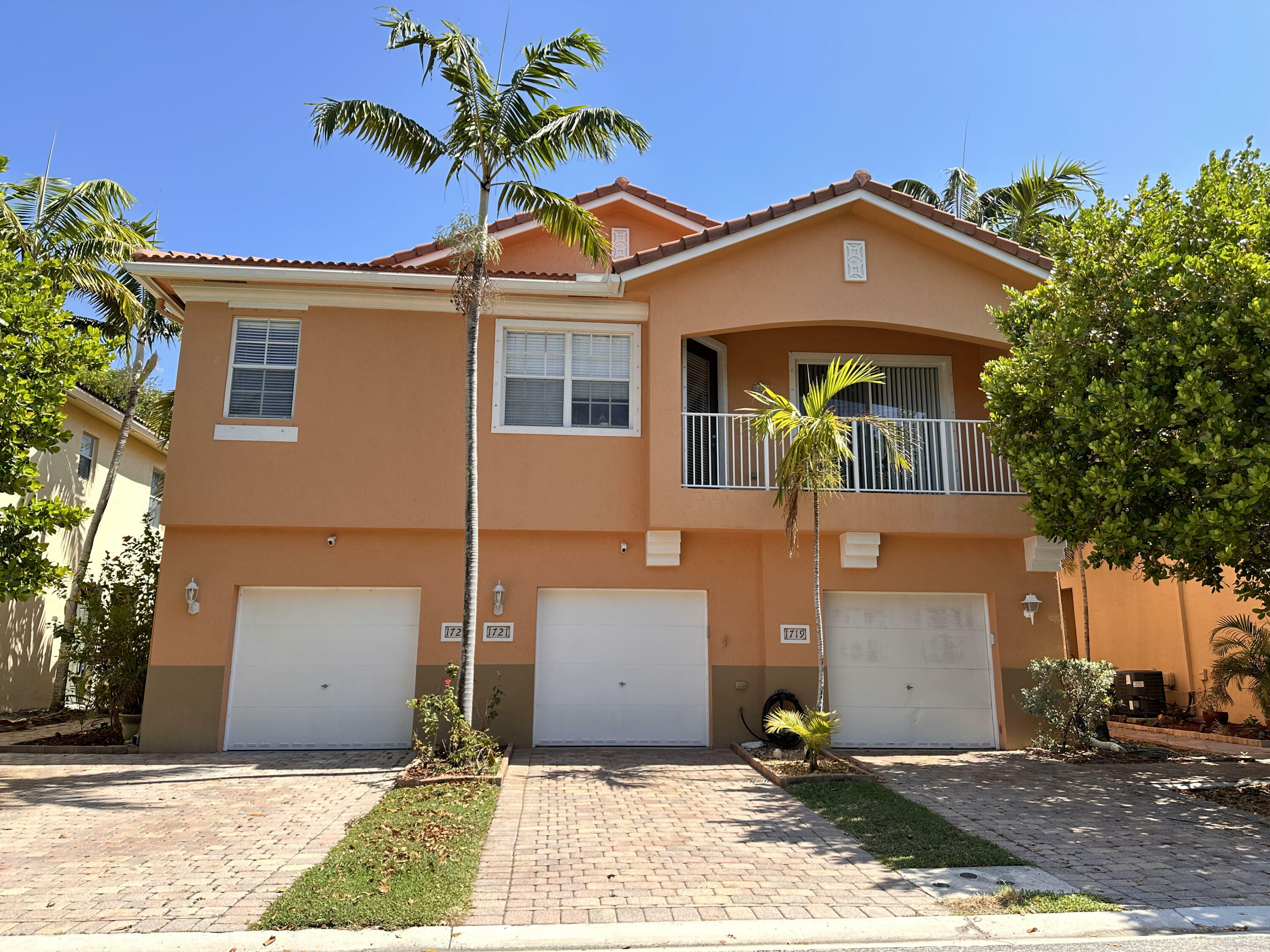 Property Photo:  1721 Terracotta Drive  FL 33404 