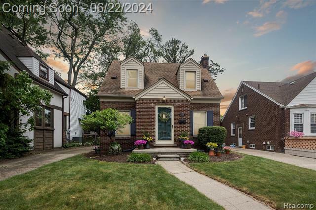 Property Photo:  2027 N Highland Street  MI 48128 