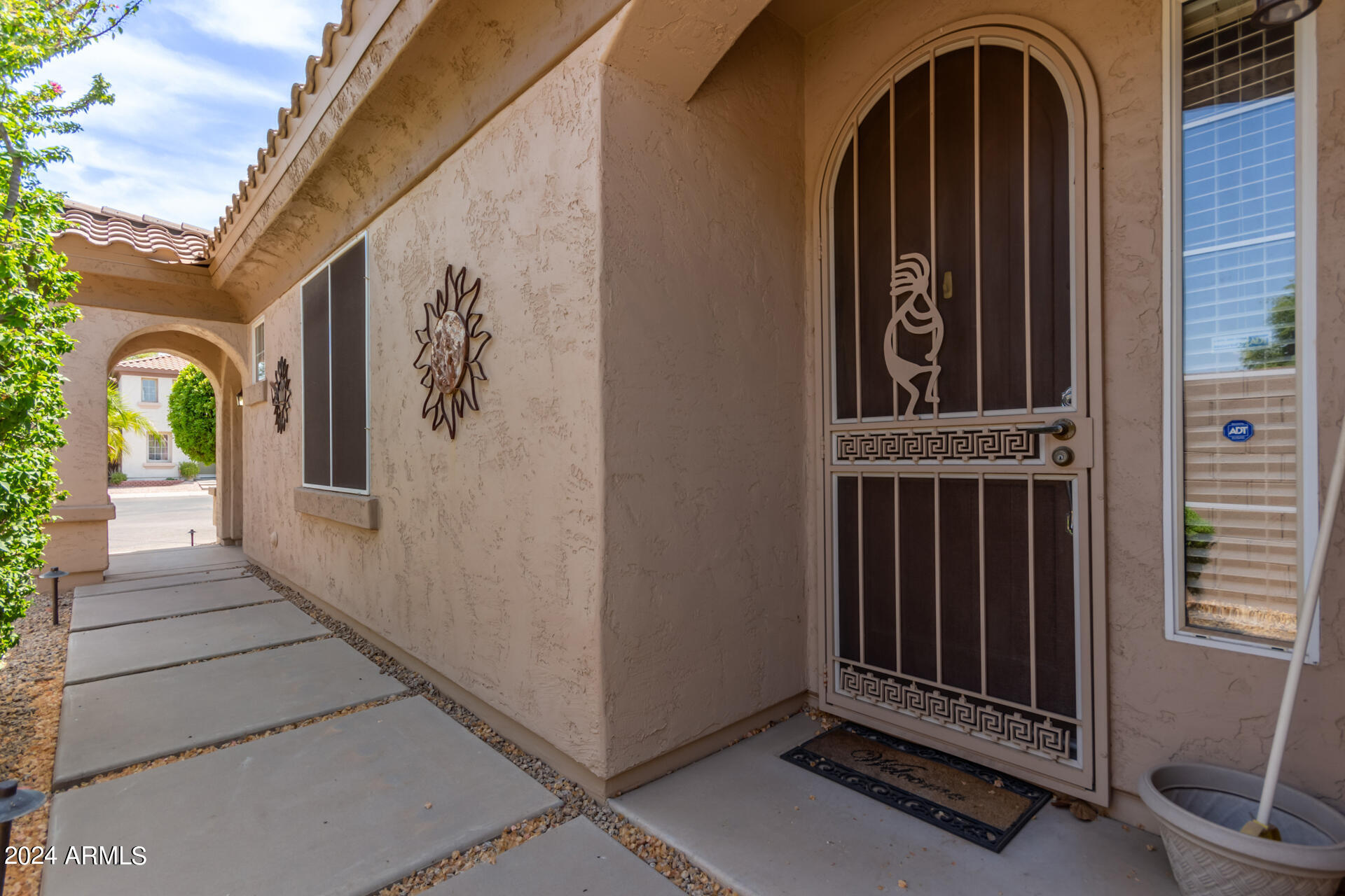 Property Photo: 2074 E Hulet Place AZ 85225