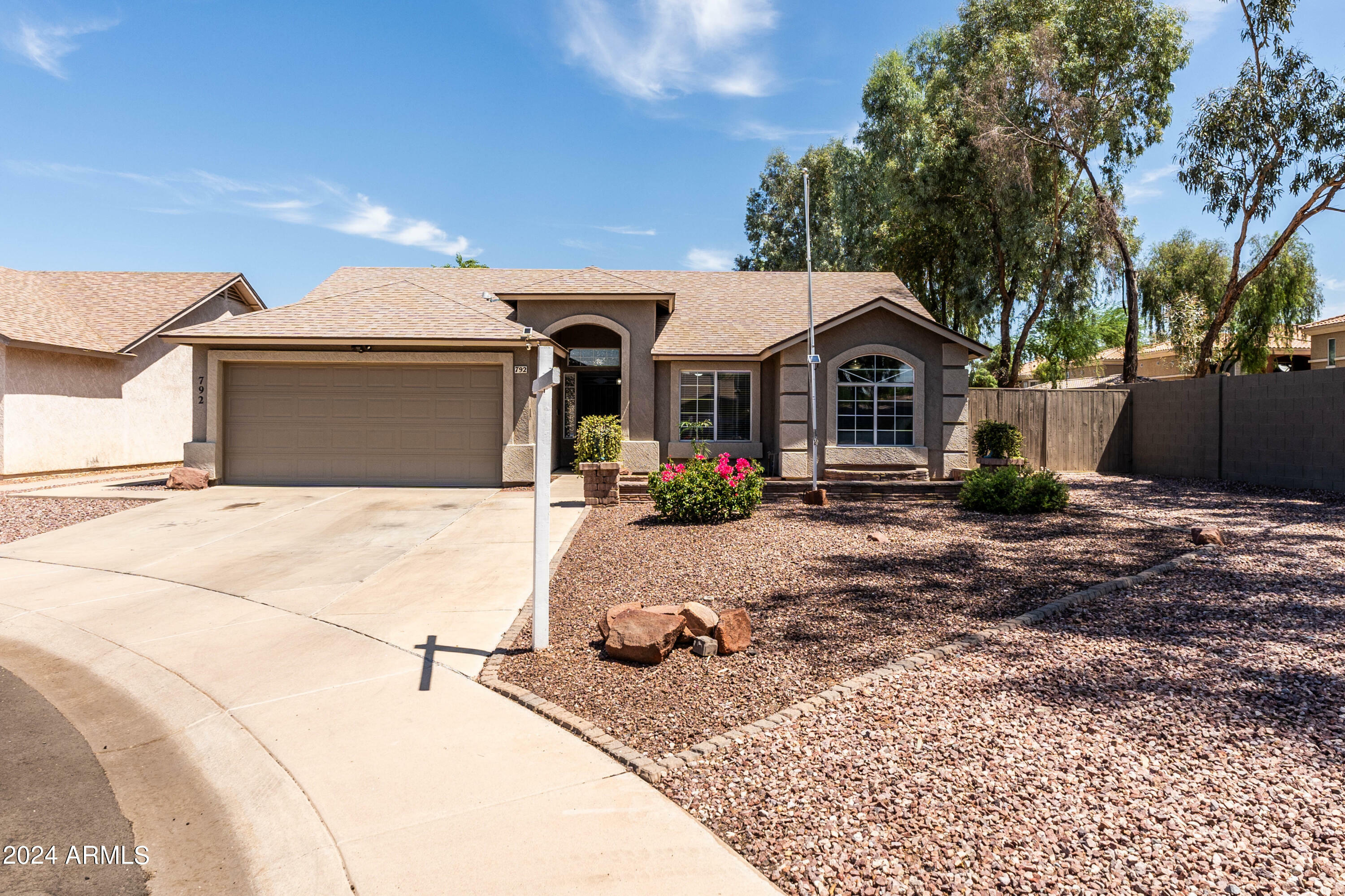 Property Photo: 792 E Mariposa Place AZ 85225