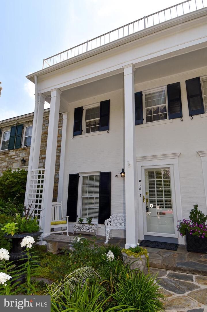 914 S Saint Asaph Street  Alexandria VA 22314 photo