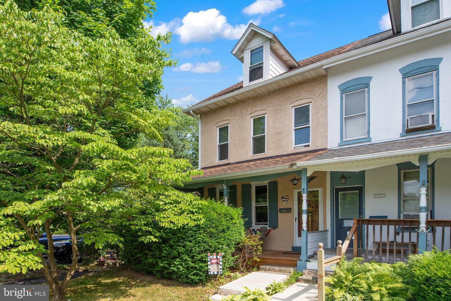 Property Photo:  602 Arch Street  PA 19475 