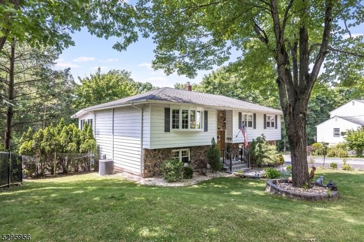33 Tammy Ter  Wayne Twp. NJ 07470 photo