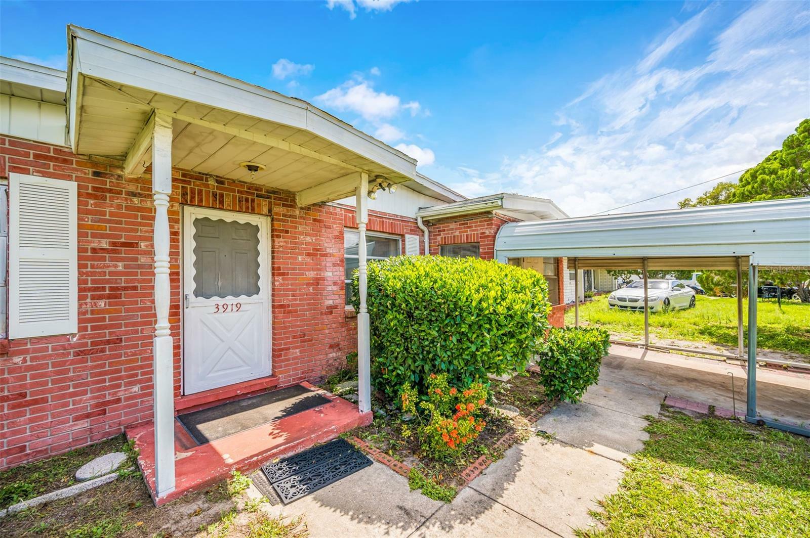 Property Photo:  3919 W Arch Street  FL 33607 