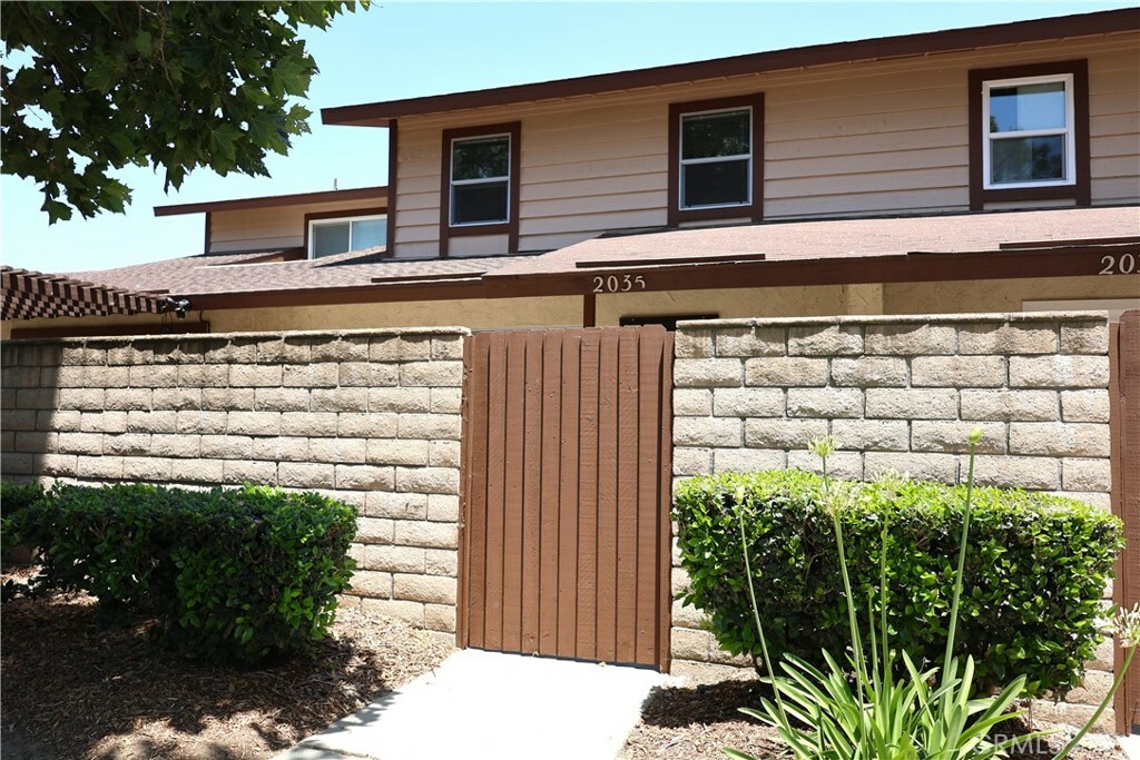 Property Photo:  2035 Magnolia Ave  CA 91762 