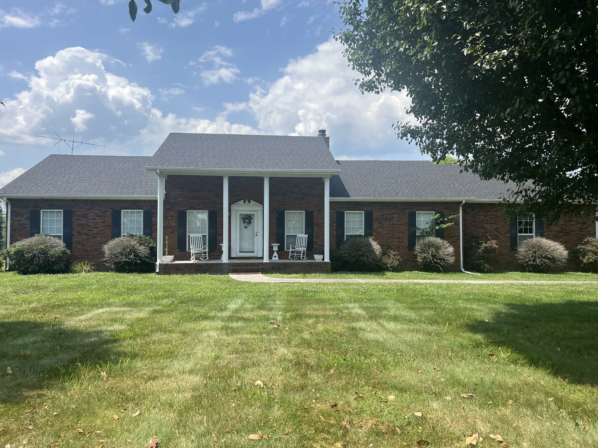 Property Photo:  129 Deer Park Lane  TN 37083 