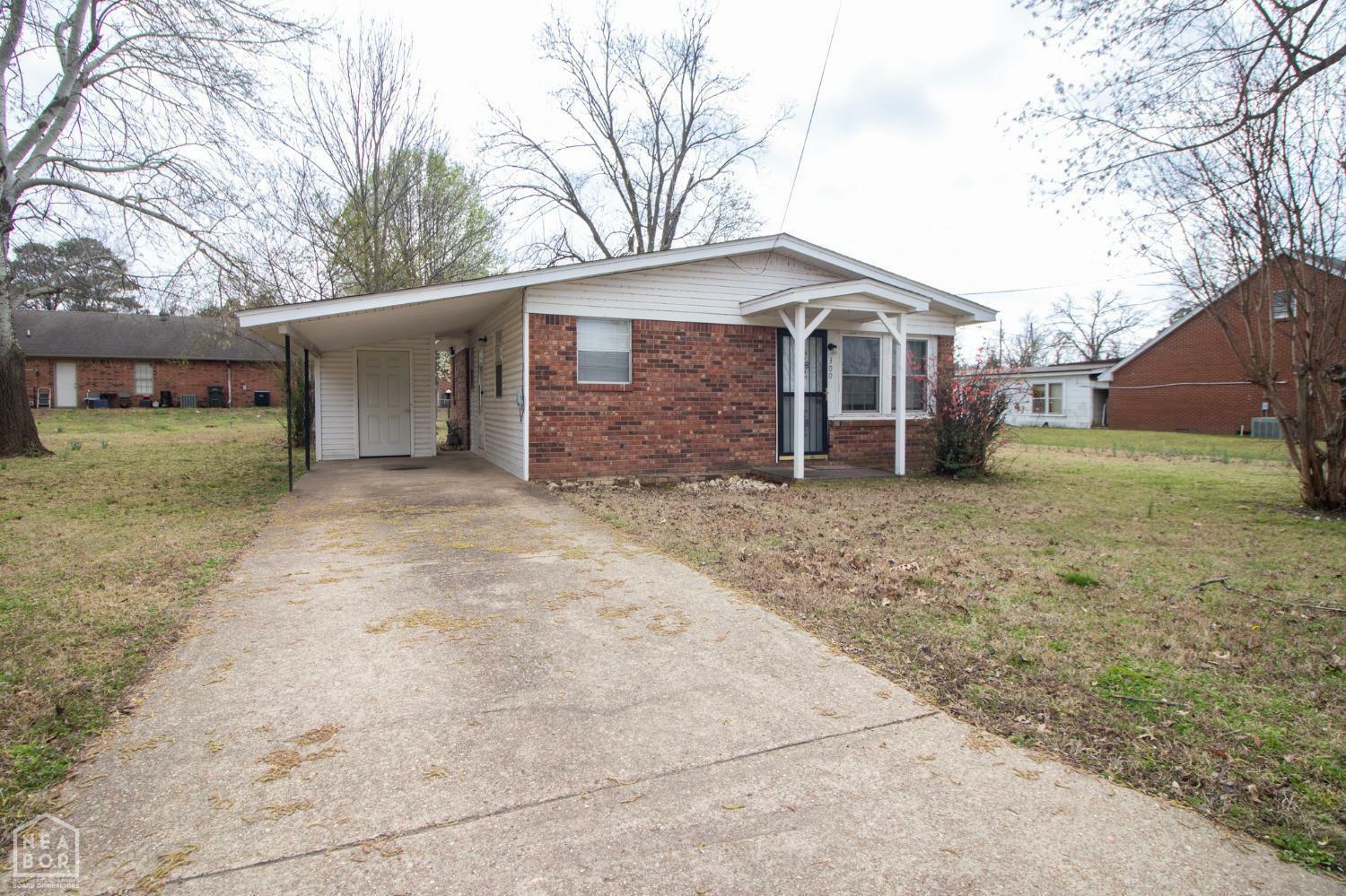 Property Photo:  300 Court Street  AR 72437 