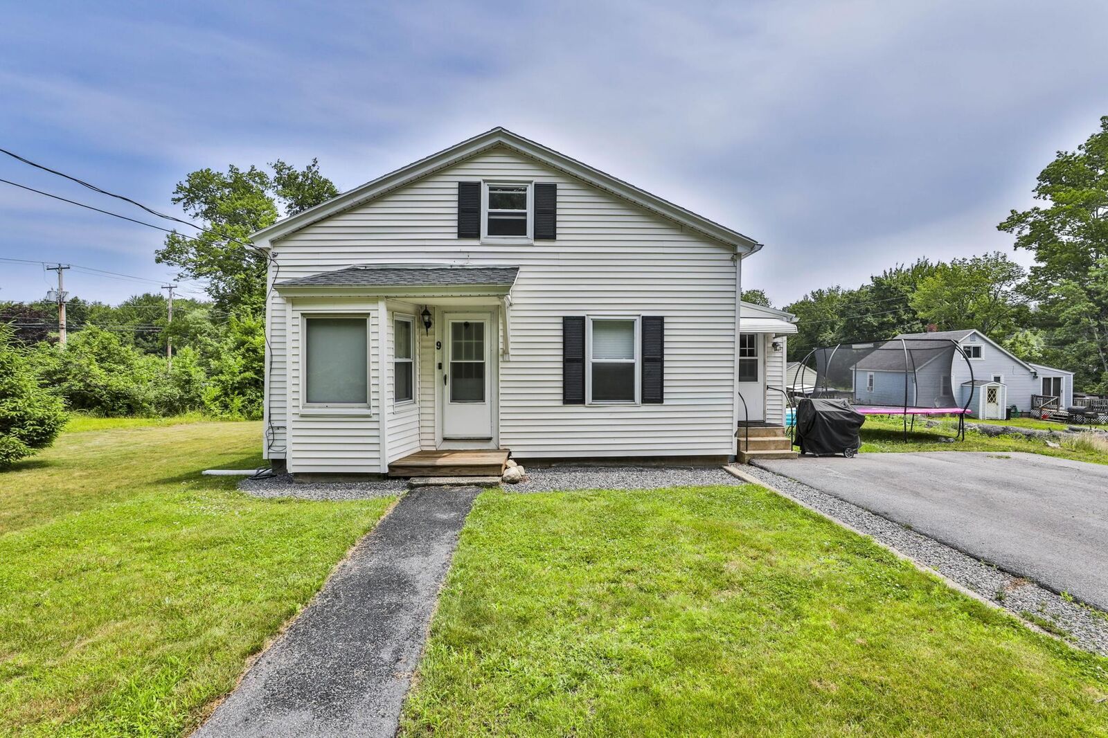 Property Photo:  9 Cardinal Road  NH 03032 