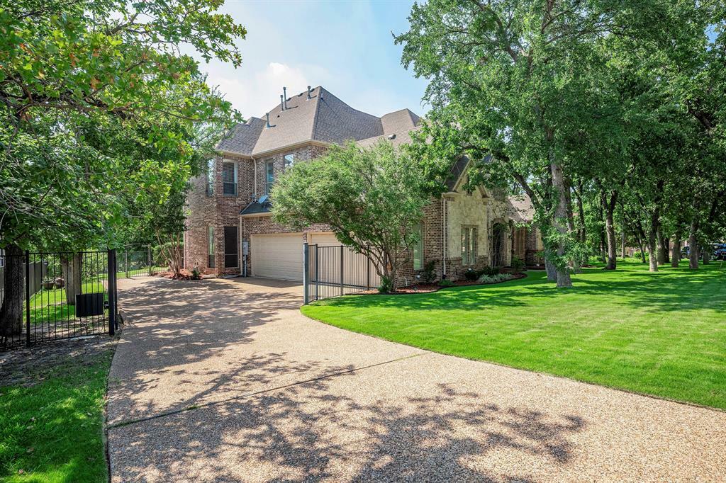 Property Photo:  403 Hogans Drive  TX 76262 