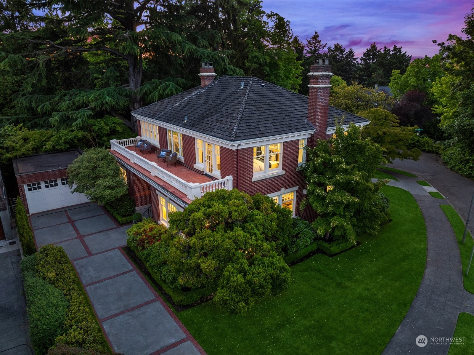 Property Photo:  2501 Cascadia Avenue S  WA 98144 