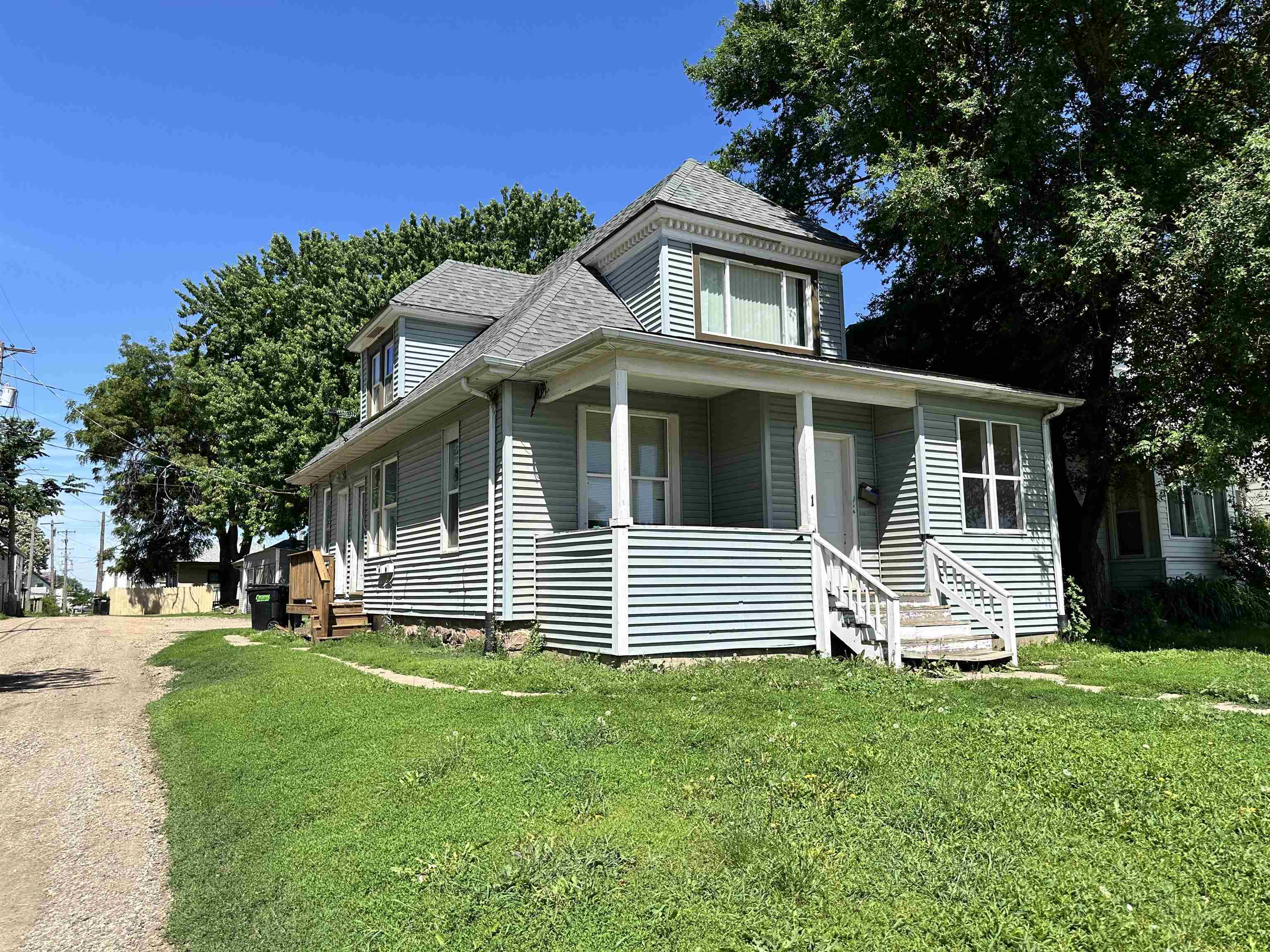 Property Photo:  313 S Prairie Ave  SD 57104 