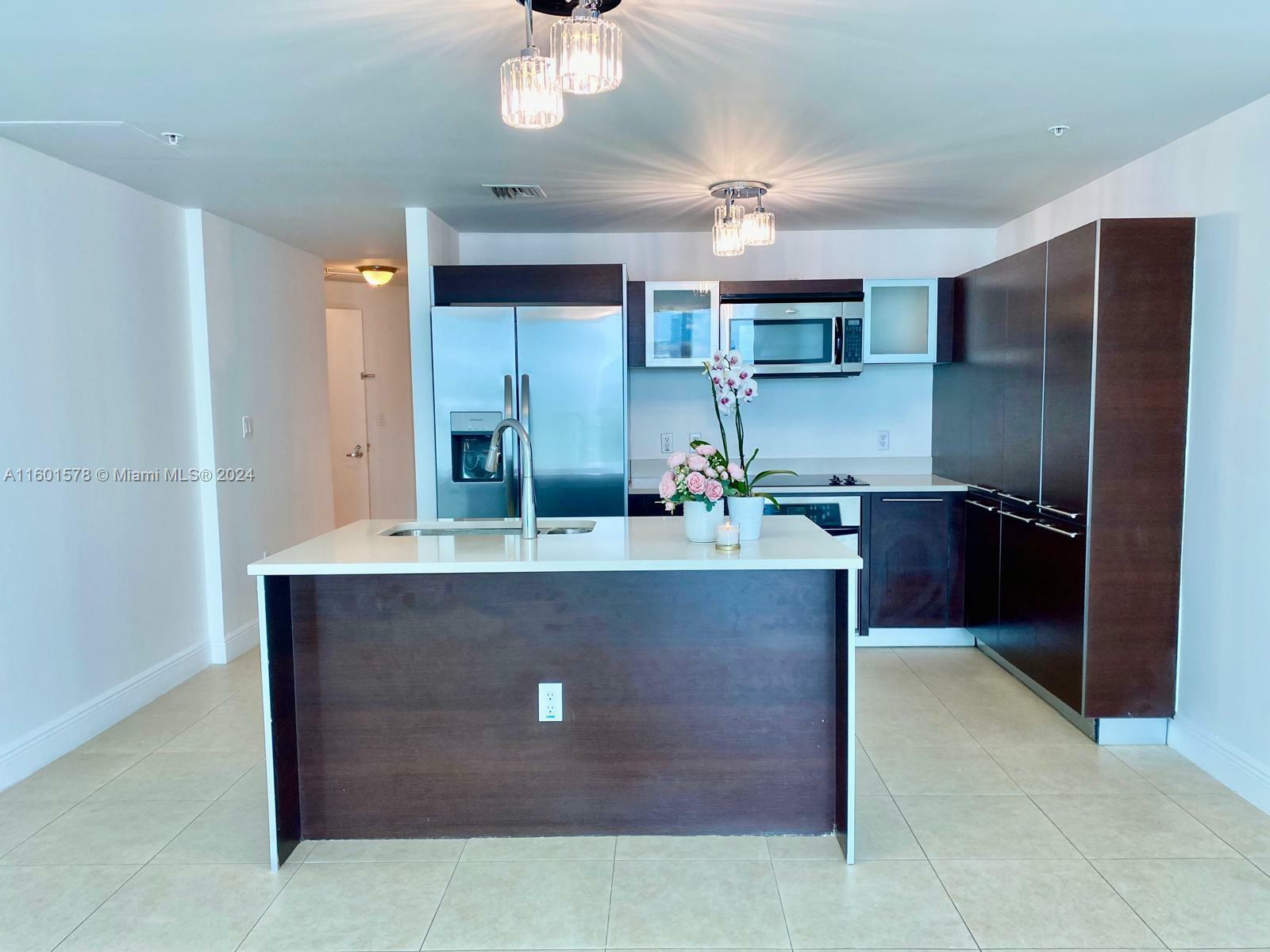 Property Photo:  1900 N Bayshore Dr 3006  FL 33132 