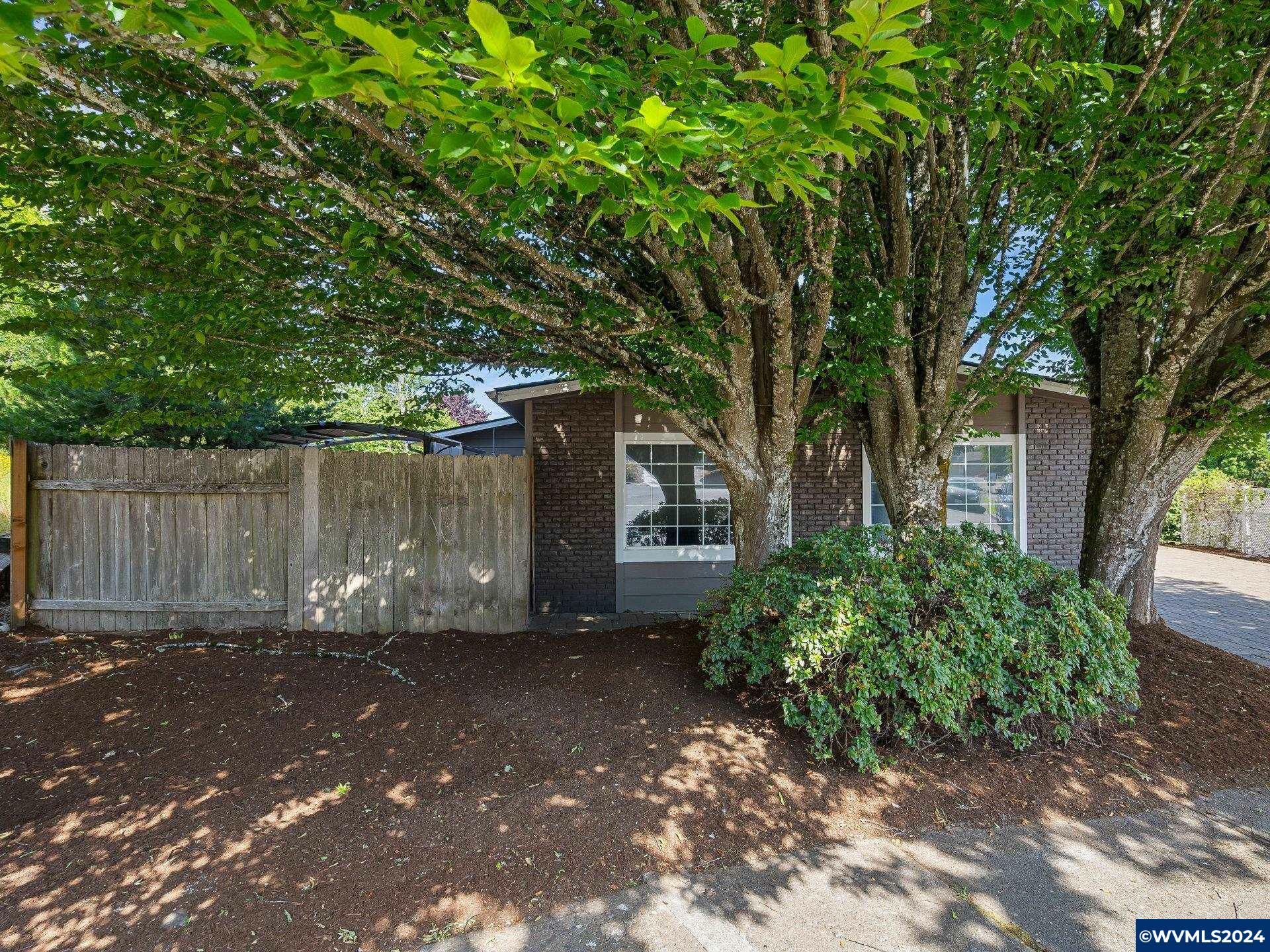 Property Photo:  1553  Corum Ct NW  OR 97304 