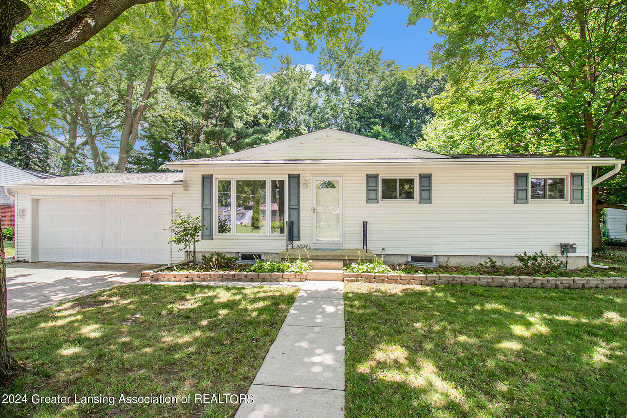 Property Photo:  5824 Bayonne Avenue  MI 48840 