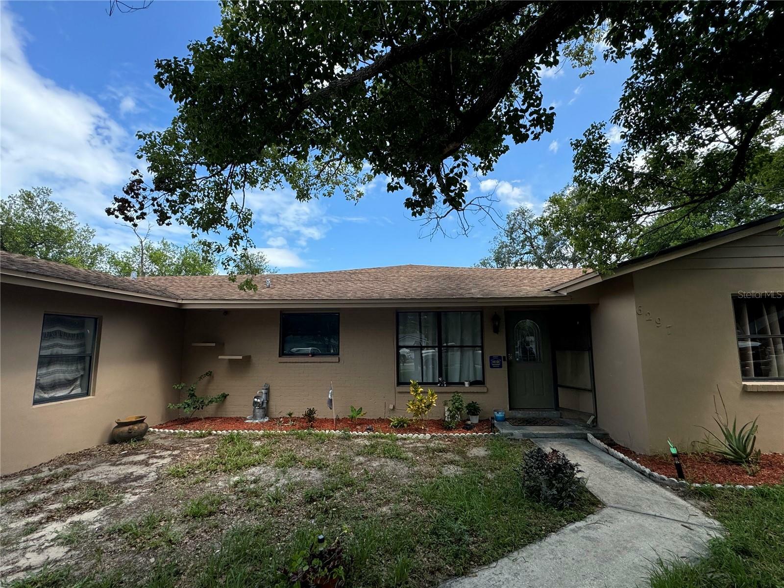 Property Photo:  6297 Harcross Court  FL 34606 