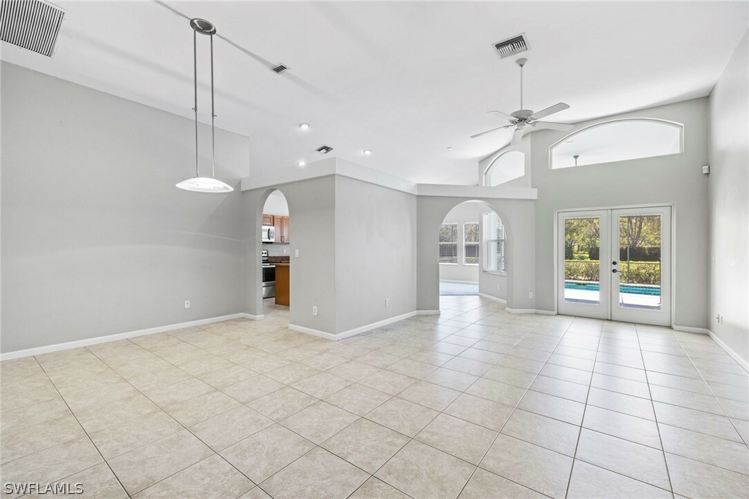 Property Photo:  6773 Southern Oak Court  FL 34109 