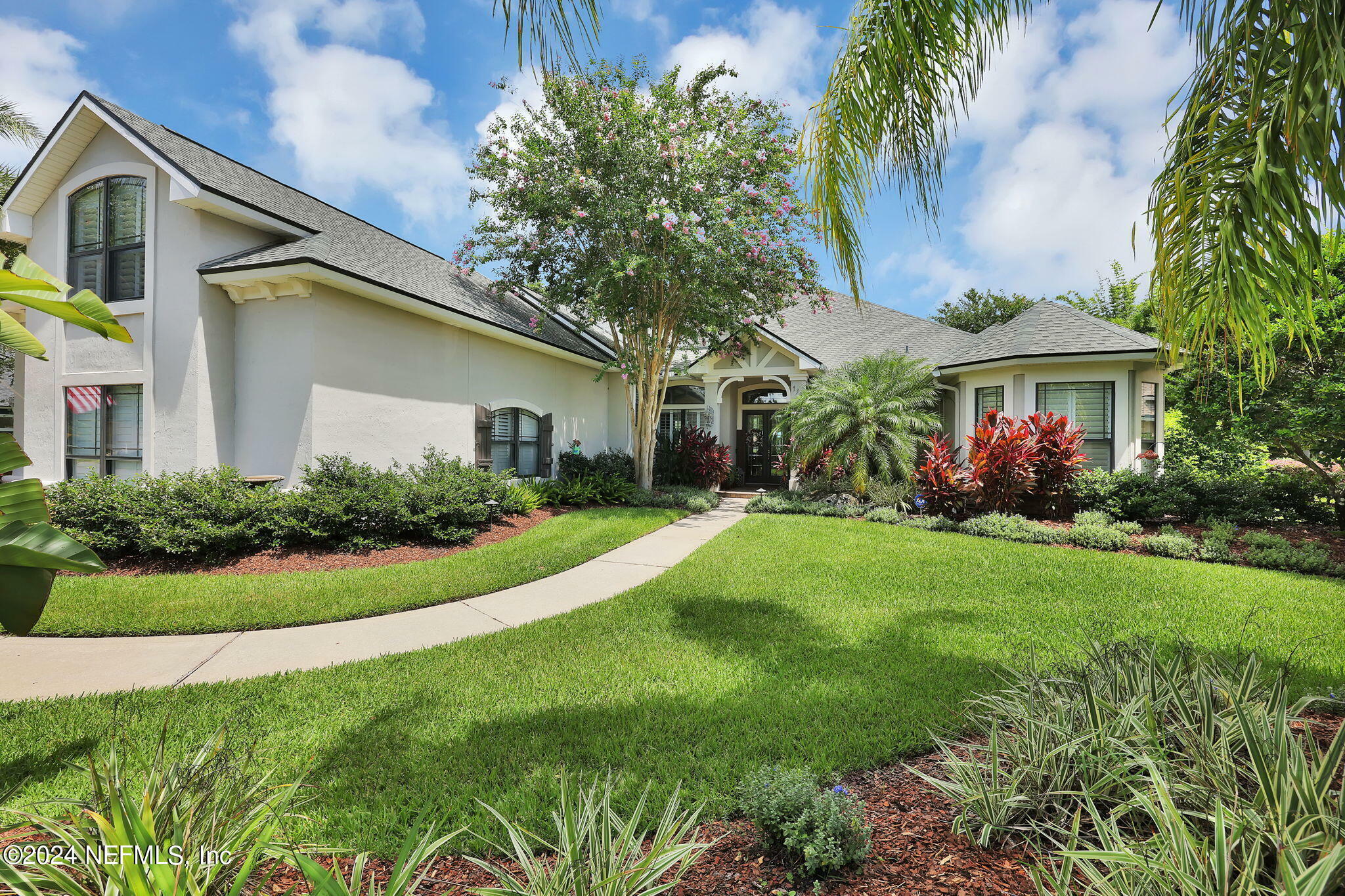 Property Photo:  430 Summerset Drive  FL 32259 