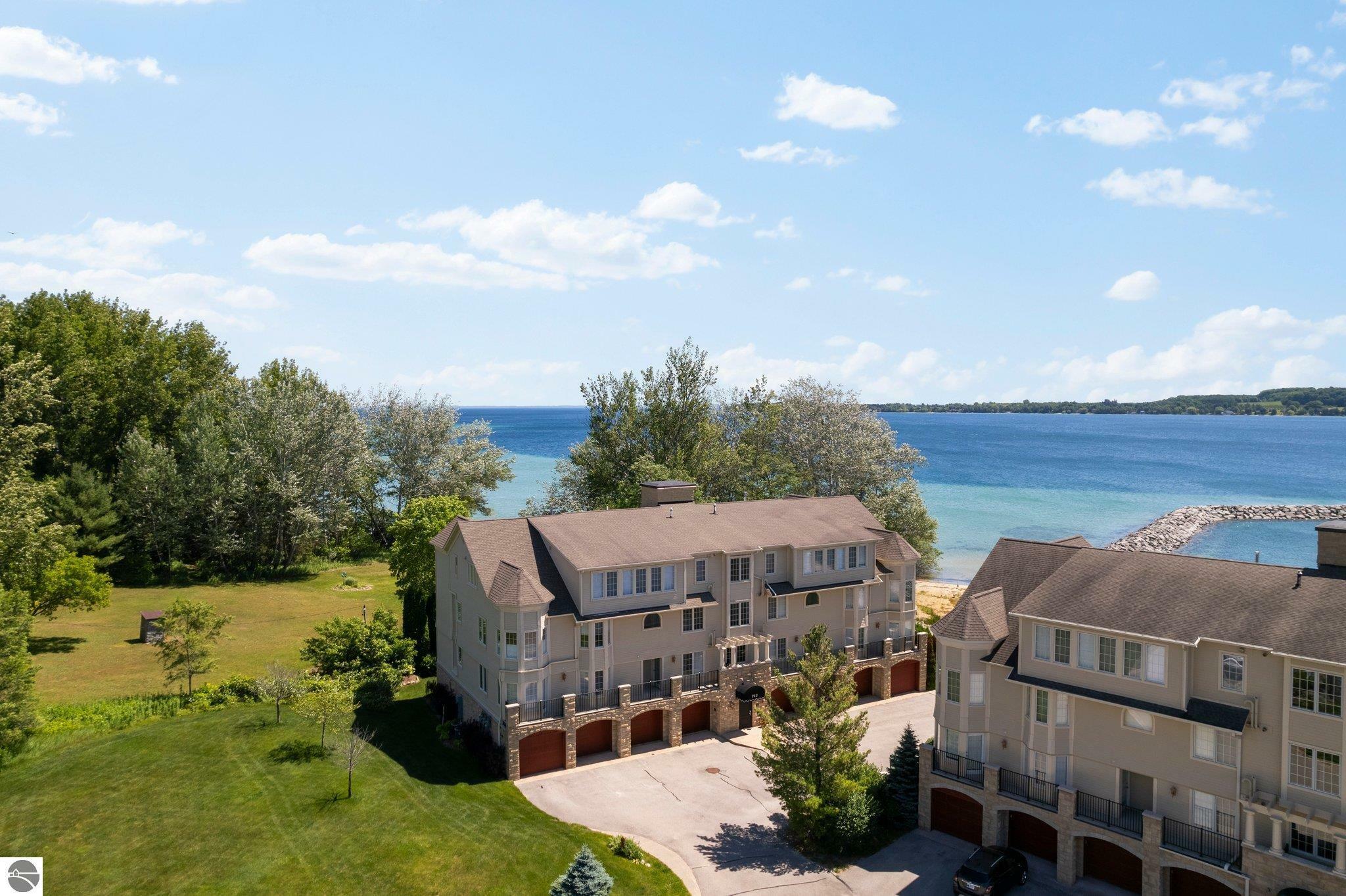 Property Photo:  712 N Dockside Circle  MI 49682 