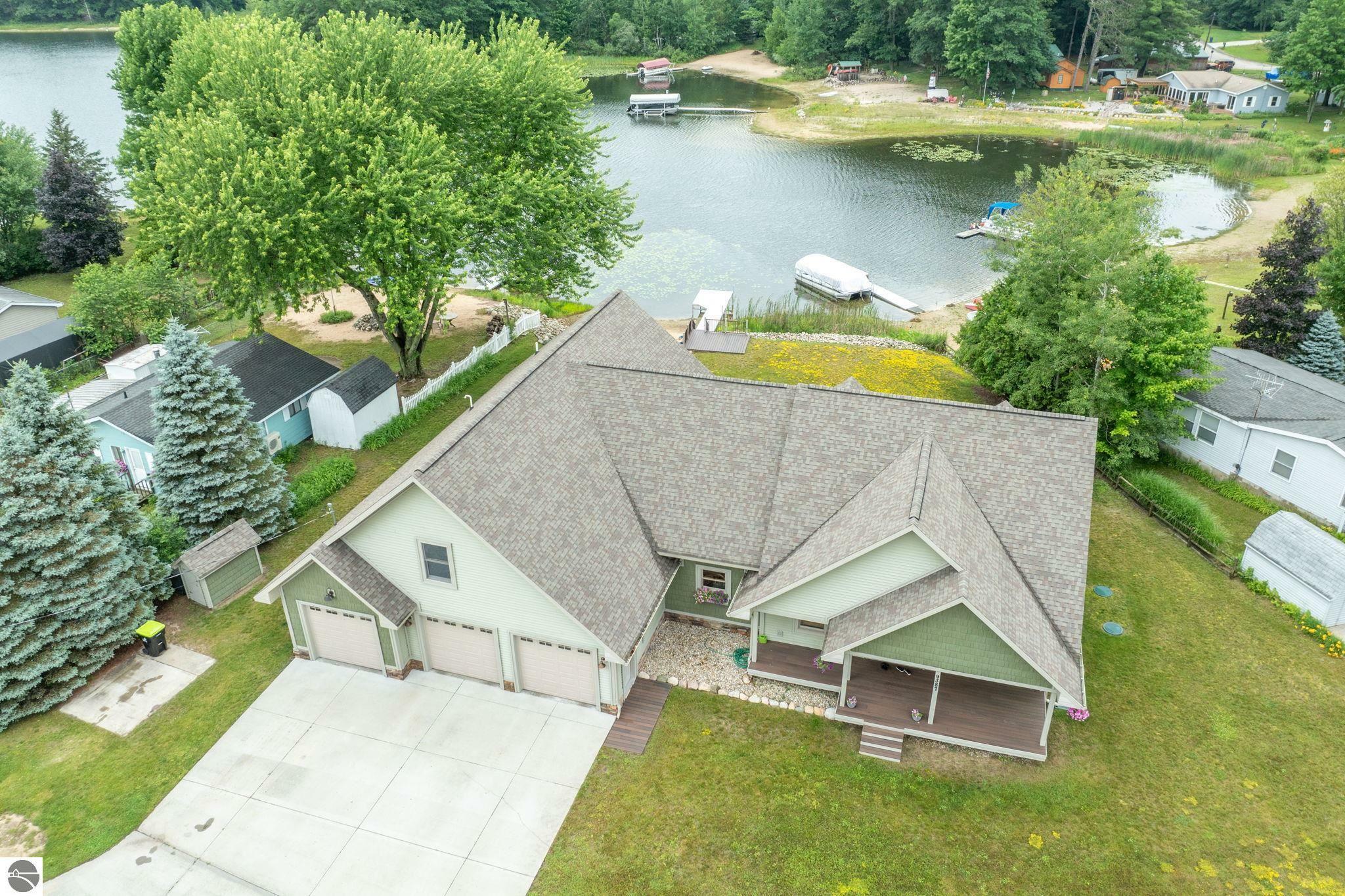 Property Photo:  9387 Lakeview Drive  MI 49601 