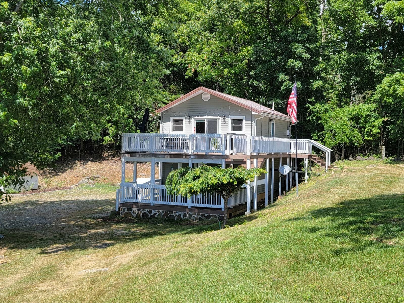 Property Photo:  4964 Trade Winds Road  VA 24084 