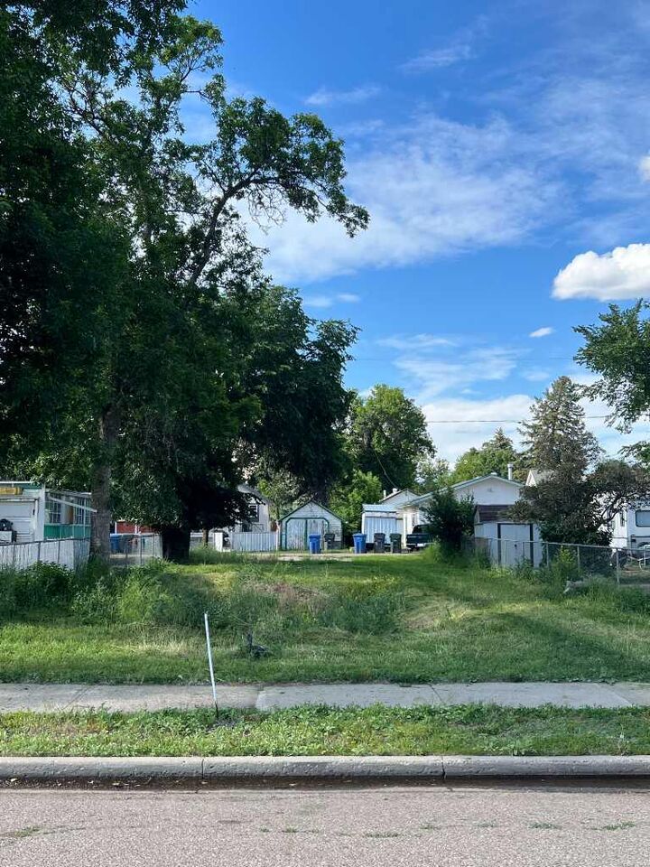1028 Elm Street SE — photo 1