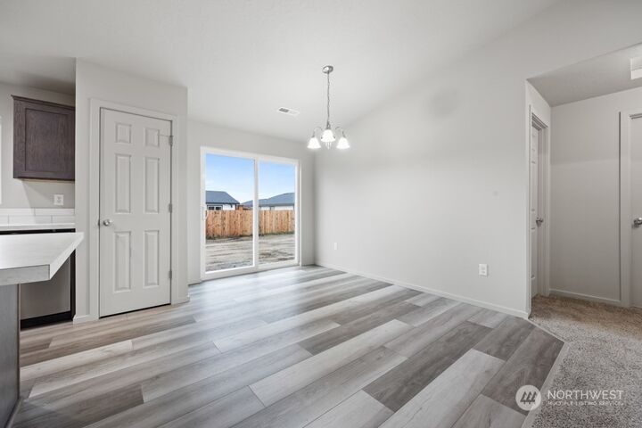 Property Photo: 712 E Cascade Street WA 99344